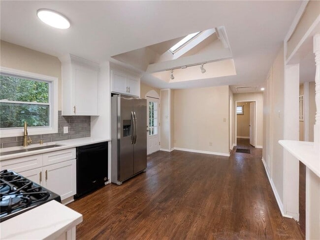 Building Photo - 2949 Judylyn Dr