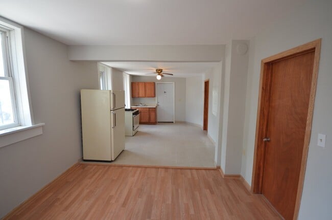 Building Photo - 2815 W 25th Pl