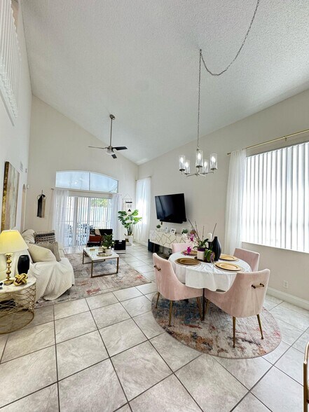 Building Photo - 6752 Green Island Cir