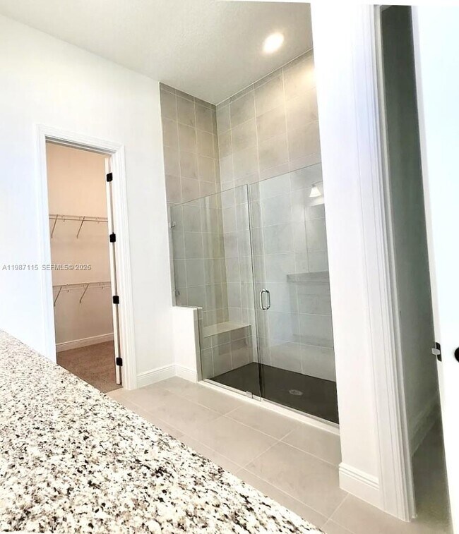 Building Photo - 5243 Rivo Alto Cir