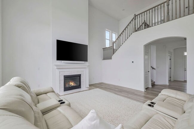 Building Photo - 2370 Lucca Way