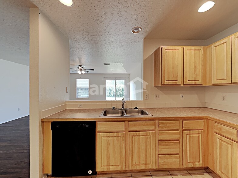 Building Photo - 16557 Alegre Way