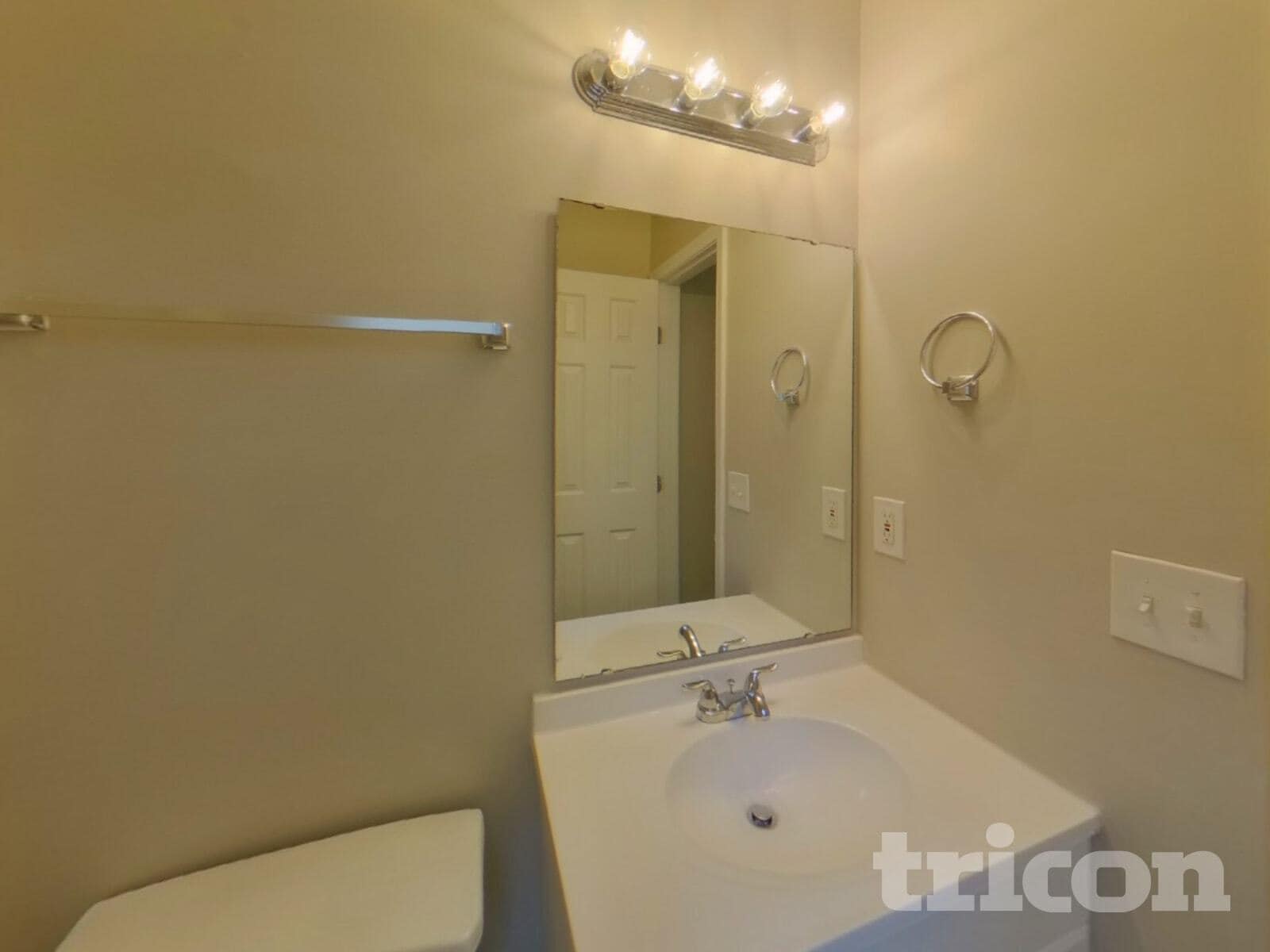 Building Photo - 3 Sonny Ct