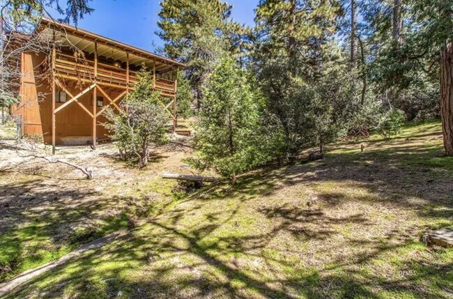 Building Photo - Solar 3 Bd/ 2 Ba. Single-Family Home Rental