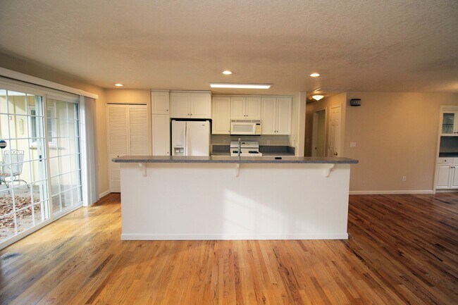 Building Photo - 5764 SW Kimball Ct