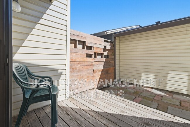 Building Photo - 1510 Storey St