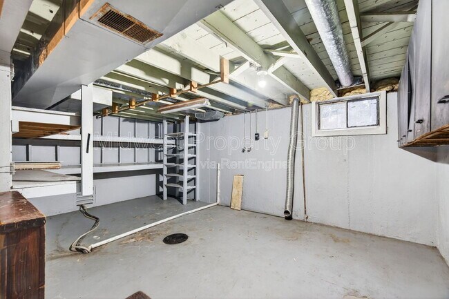 Building Photo - 1015 Avant Dr