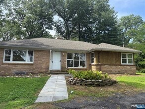 Building Photo - 166 Midwood Rd