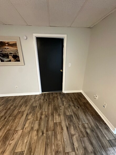 Building Photo - 614 E McKee St