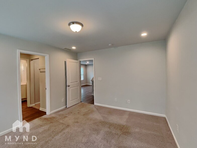 Building Photo - 1110 Wedgewood Dr NW