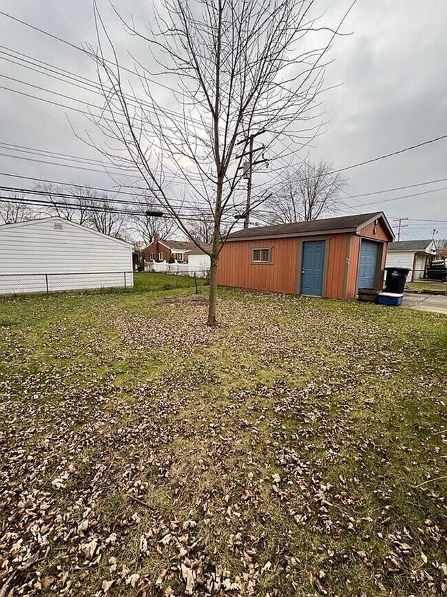 Building Photo - Move-In Ready 3 Bedroom, 1.5 Bathroom Home in Westland