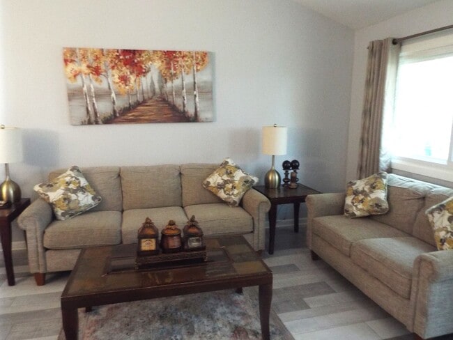 Building Photo - 1921 Stanford Dr