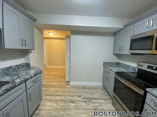 Building Photo - 17 Verrill St