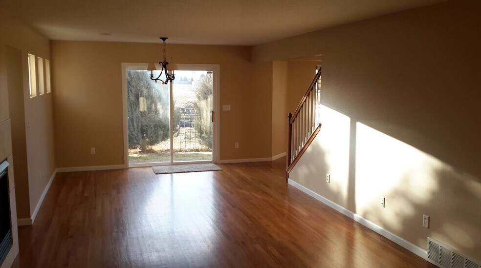Living area West end - 5750 W 20th St