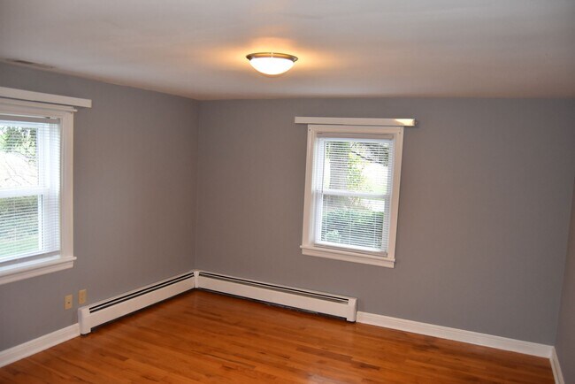 Building Photo - Single Family Home