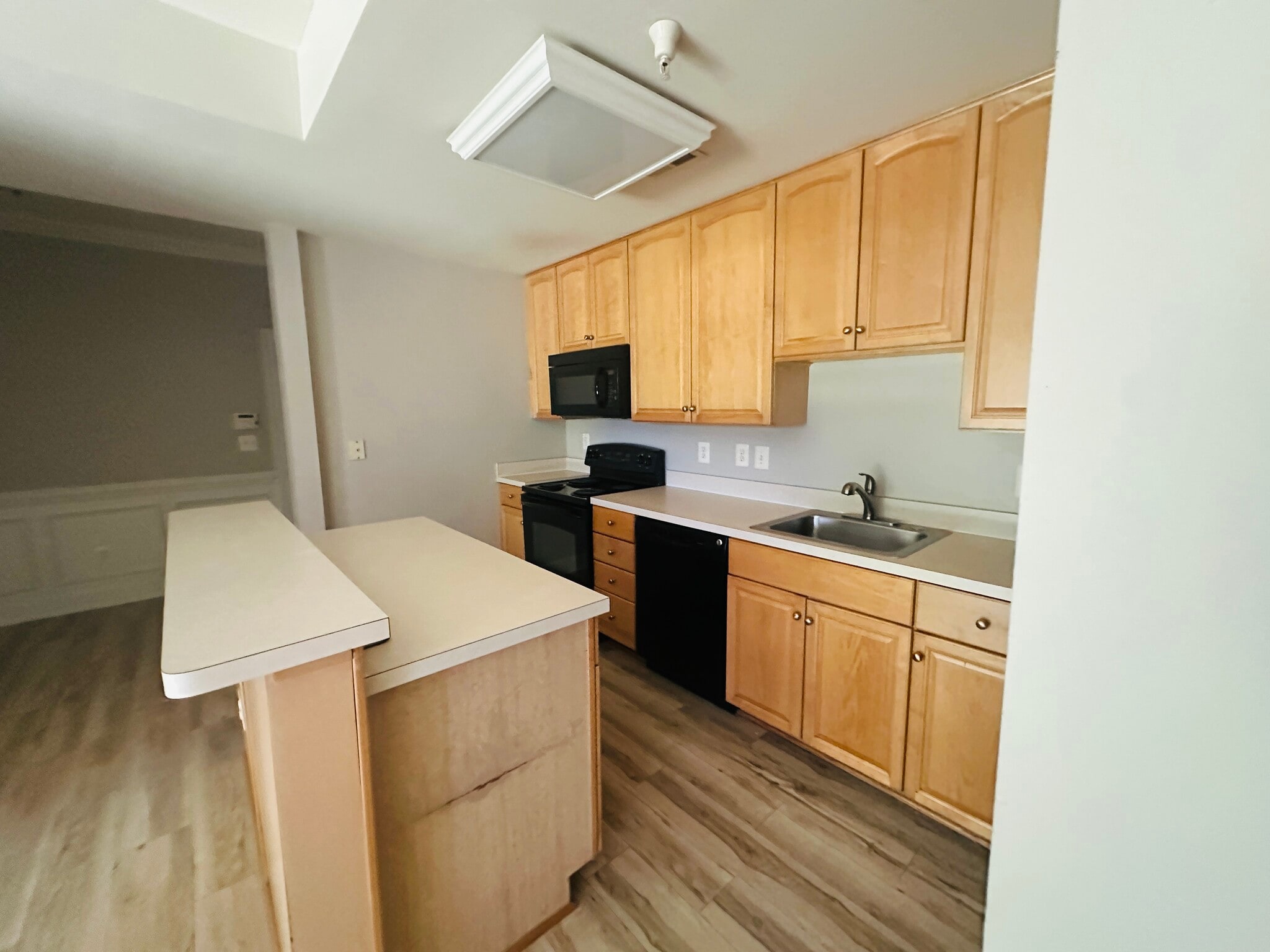 Building Photo - 10600 Provincial Dr