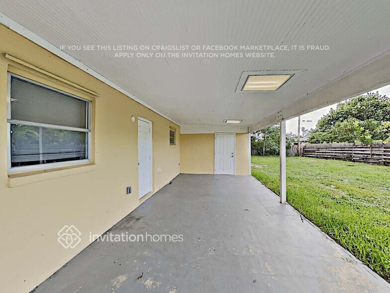 Building Photo - 364 Henthorne Dr