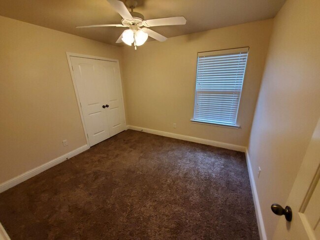 Building Photo - In The Heart Of Southwest Lubbock Metro Ar...