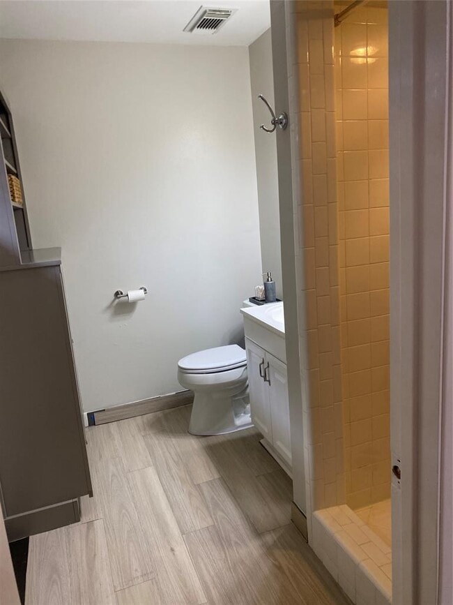 Building Photo - 2414 S 5th St