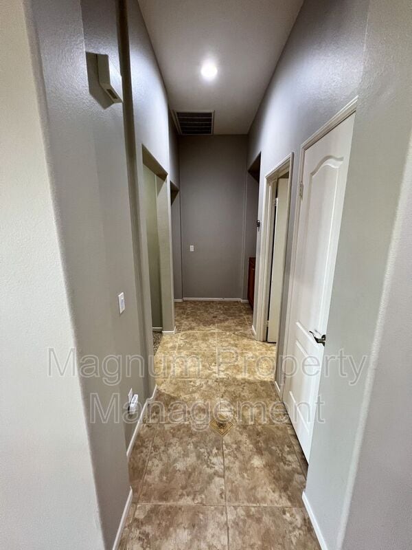 Building Photo - 34629 Sagebrush Ln