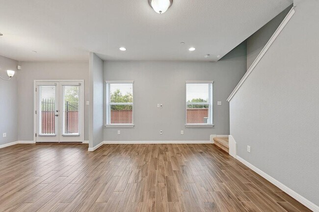 Building Photo - 1300 Catalan Rd