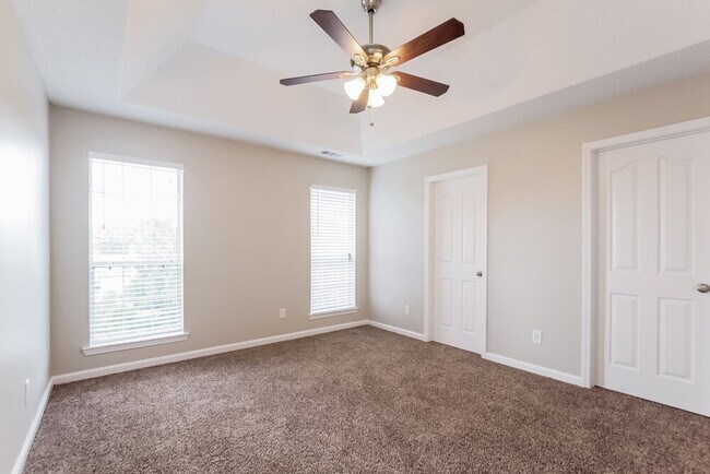 Building Photo - 413 Gresham Dr