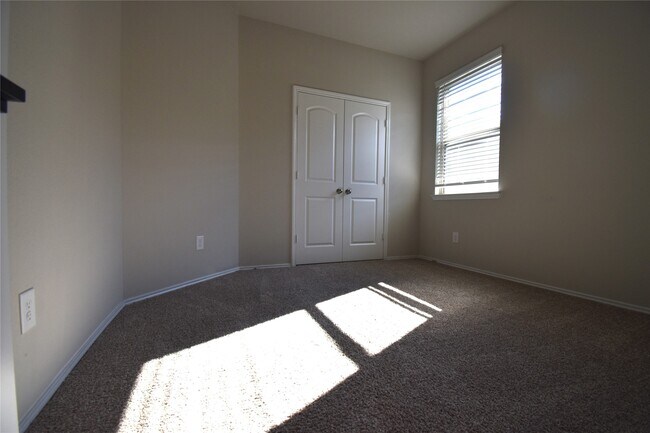 Building Photo - 5930 Dovershire Blf Wy