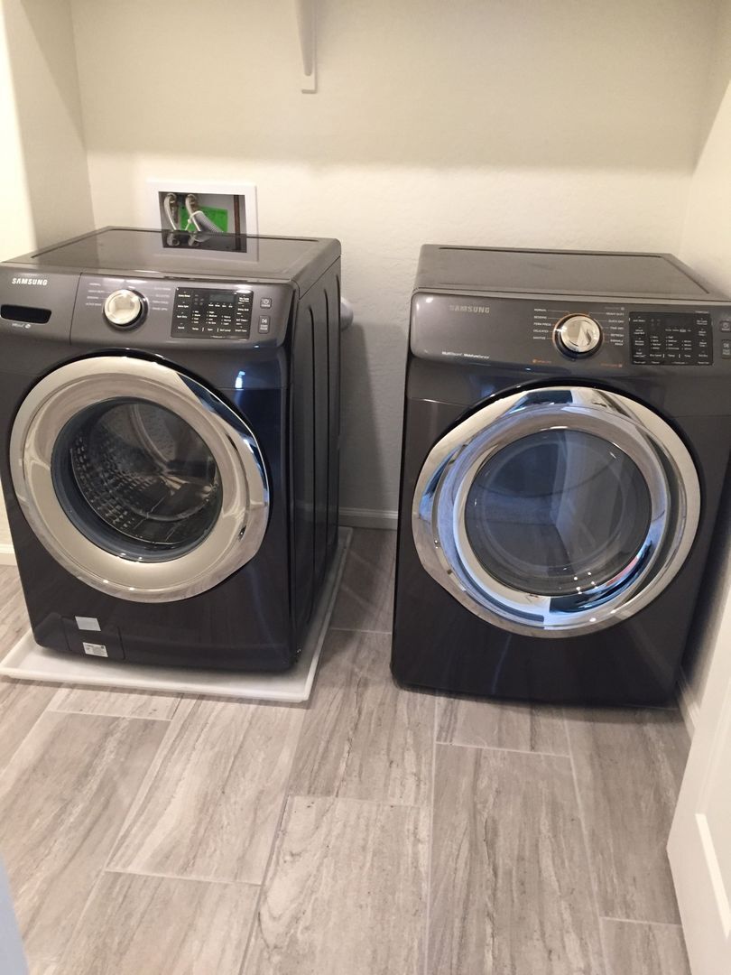 Building Photo - 5404 W Desert Hollow Dr