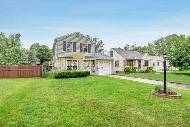 Building Photo - Charming 4-Bed Oasis with Gleaming Hardwood Floors – Your Dream Home Awaits in St. Louis Park!