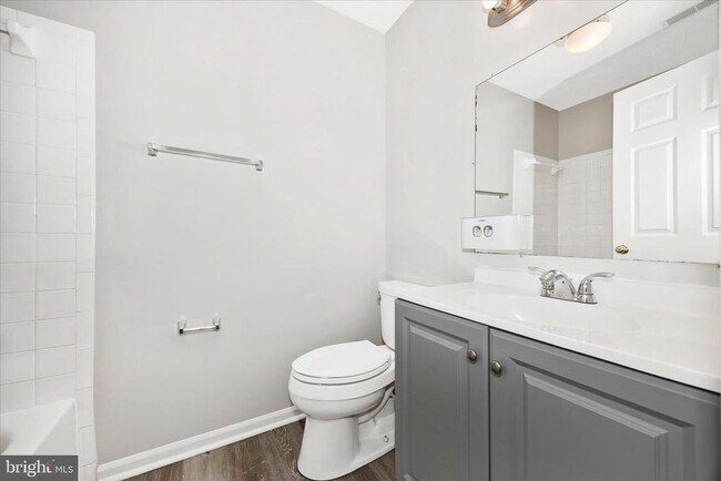 Building Photo - 615 Himes Ave