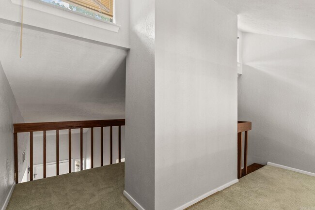 Building Photo - 102 Windwood Ln