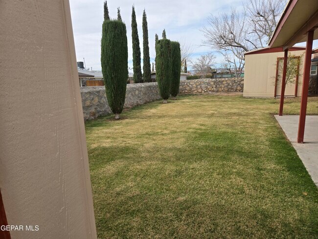 Building Photo - 11188 Shoreline Dr
