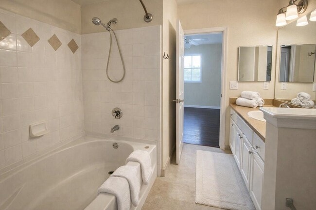 Building Photo - 2038 Alta Meadows Ln