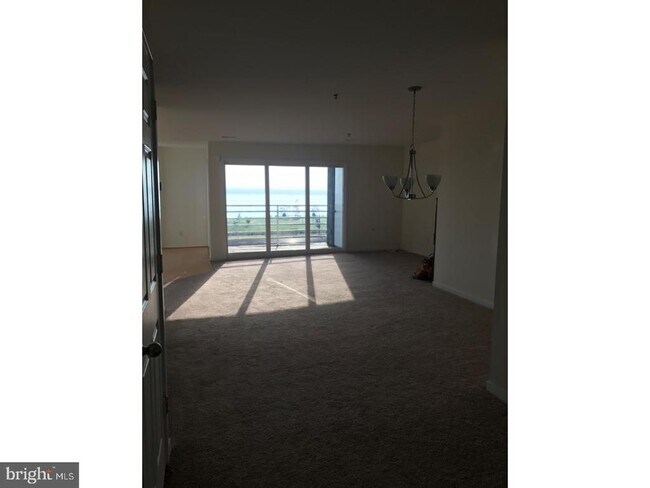 Building Photo - 5215 Le Parc Dr