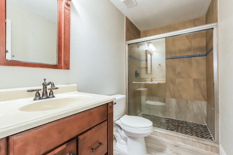 Building Photo - 2430 Arborwood Dr