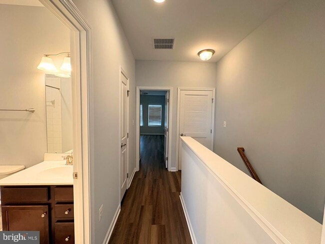 Building Photo - 1718 Featherstone Rd