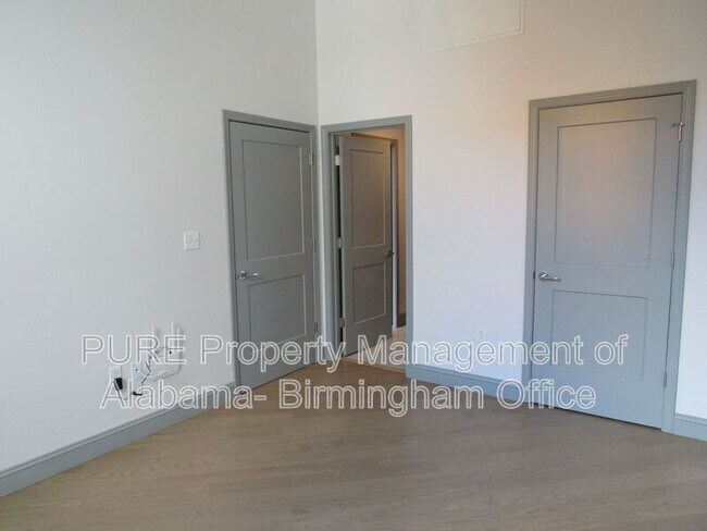 Building Photo - 2212 Morris Ave