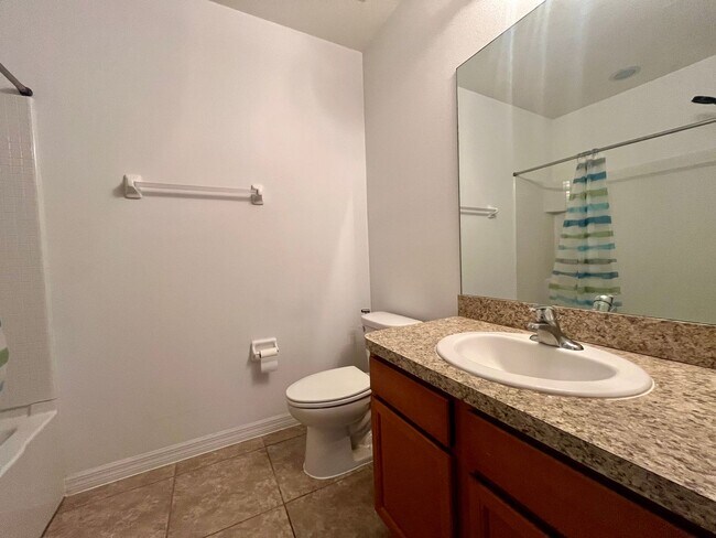 Building Photo - Plant City Townhome!!