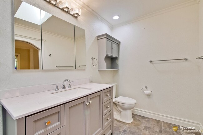Building Photo - Turnkey Home with Natural Light & Upgrades...