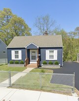 Building Photo - 214 Poquonnock Rd