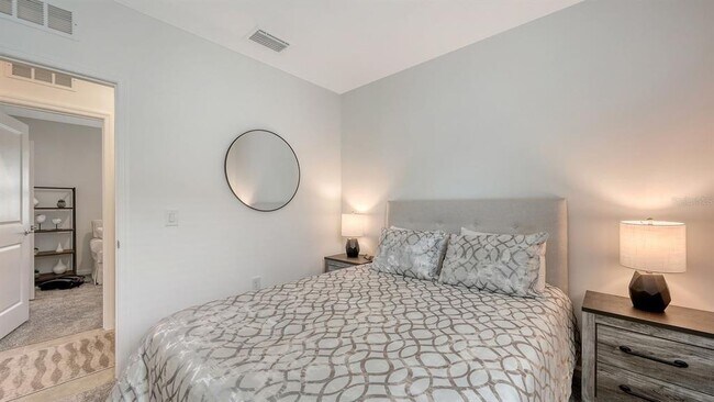 Building Photo - 6476 Silverstar Dr