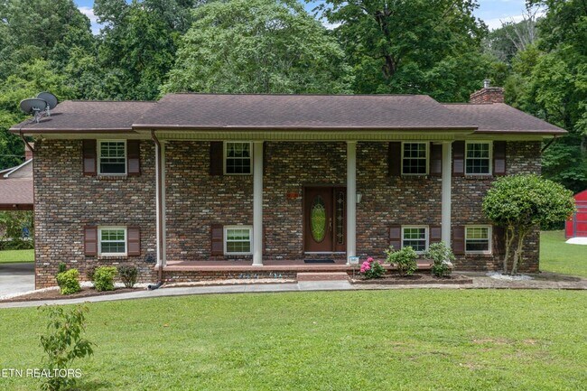 Primary Photo - 1301 Chert Pit Rd