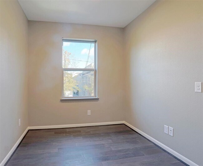 Primary Photo - 1501 Hawthorne St
