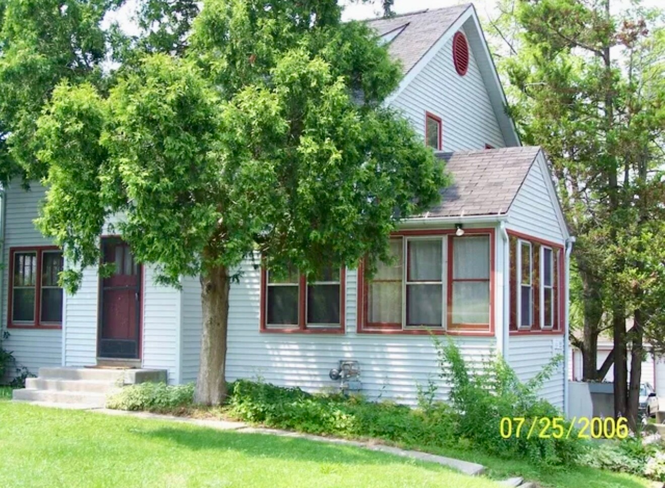 Building Photo - 1060 Danby Rd