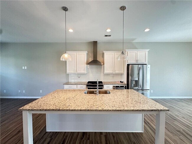 Building Photo - 6550 Cortland Walk
