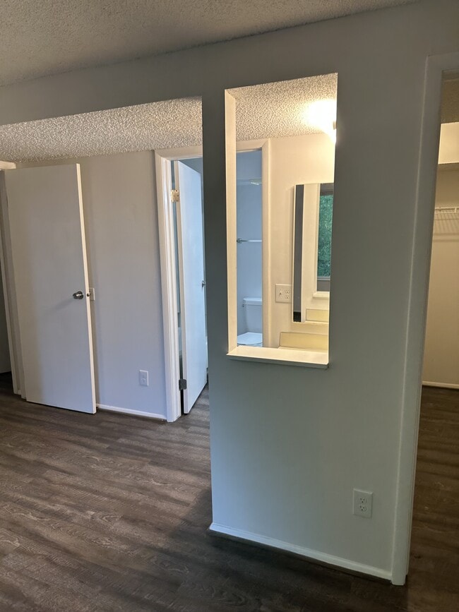 Building Photo - 3164 Central Ave