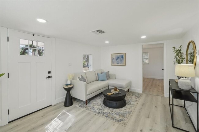 Building Photo - 2111 E Ellicott St
