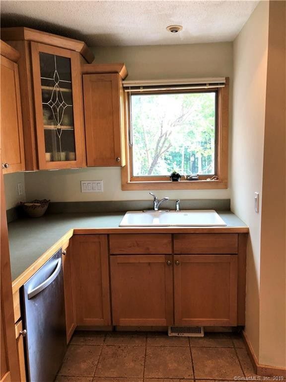 Building Photo - 305 S Brooksvale Rd