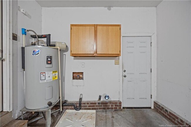 Building Photo - 6309 Cicada St