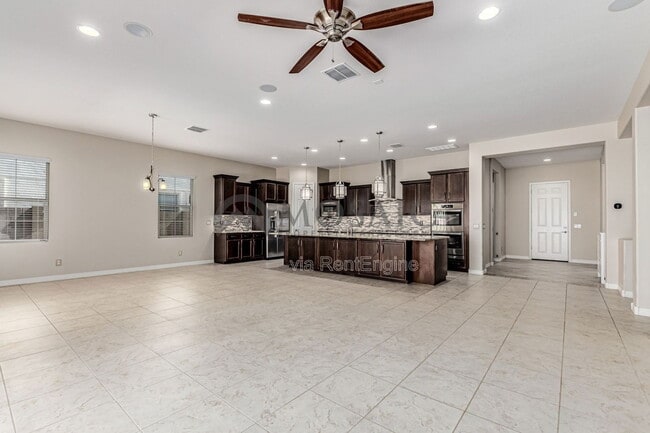 Building Photo - 800 E Tonto Pl